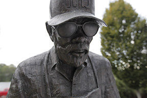 A statue of Commodore Funderburk.